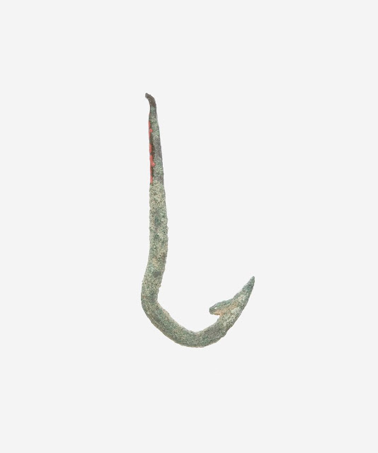 Fish Hook: Dynasty 18