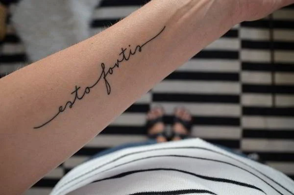 tatuaje que significa resistencia en latin