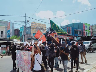 KELOMPOK GERAM TANI NTT DIANIAYA OLEH OKNUM  APARAT KEPOLISIAN DI TENGAH AKSI HARI TANI