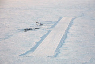 Bandara Sea Ice Es Runway, Antartika