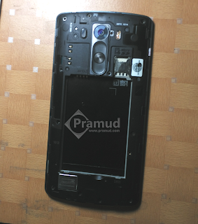 cara memasang casing smartphone LG G3 indonesia - pramud blog