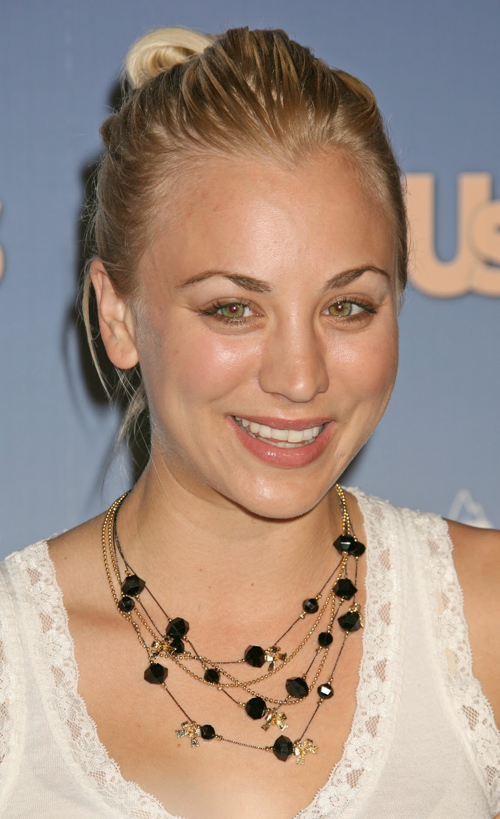 Kaley Cuoco Hairstyles