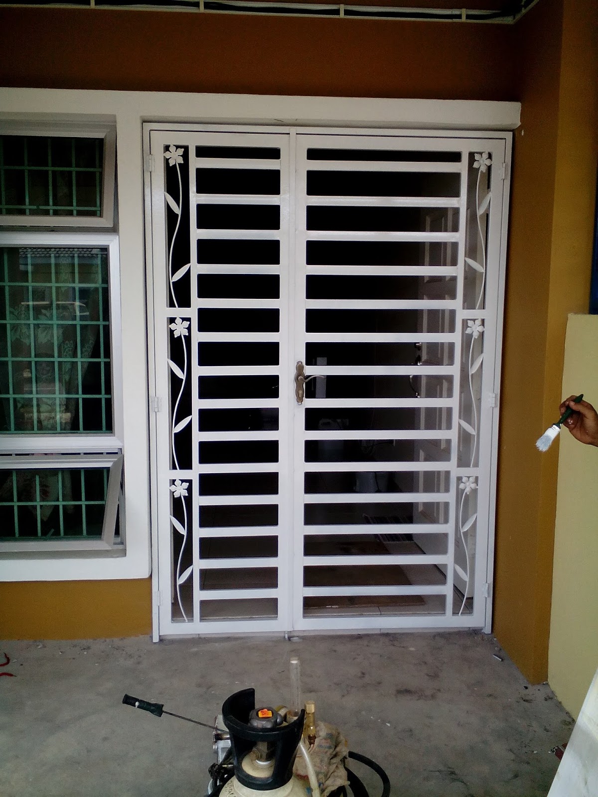 gambar grill pintu dan tingkap terkini