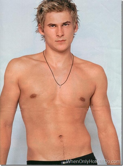lee_ryan_shirtless02