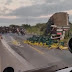 Dois caminhões colidem na BR-324 entre Gavião e o povoado Peixe