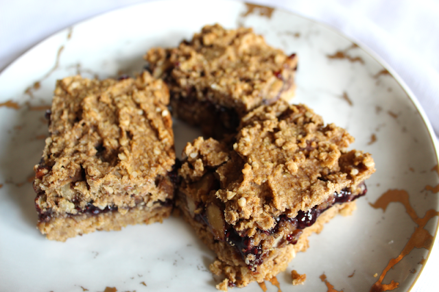 Blackberry Chia Jam Breakfast Bars