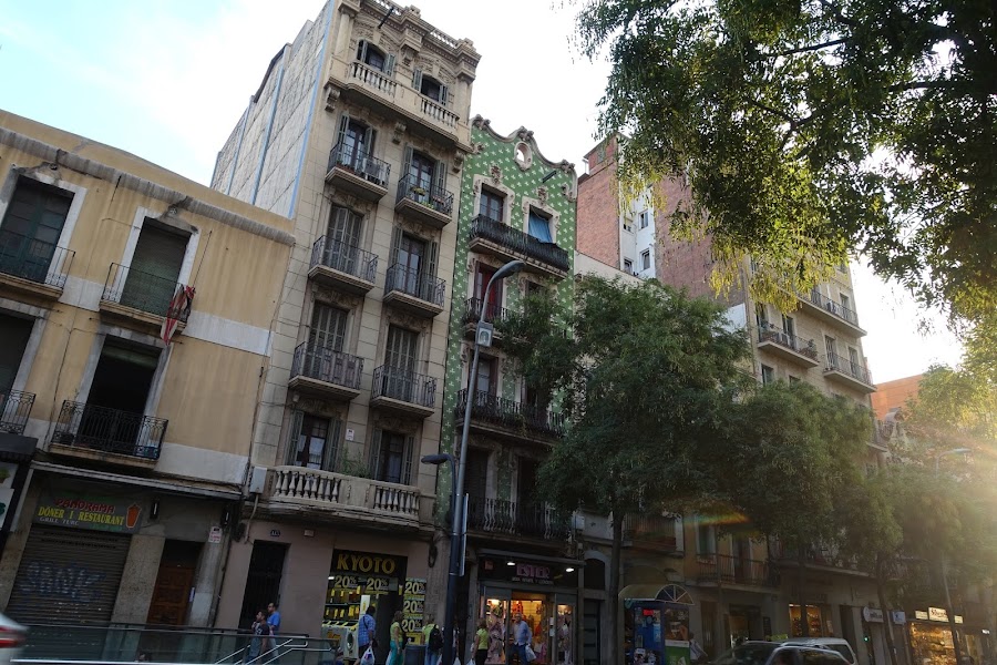 サンス通り（Carrer de Sants） 