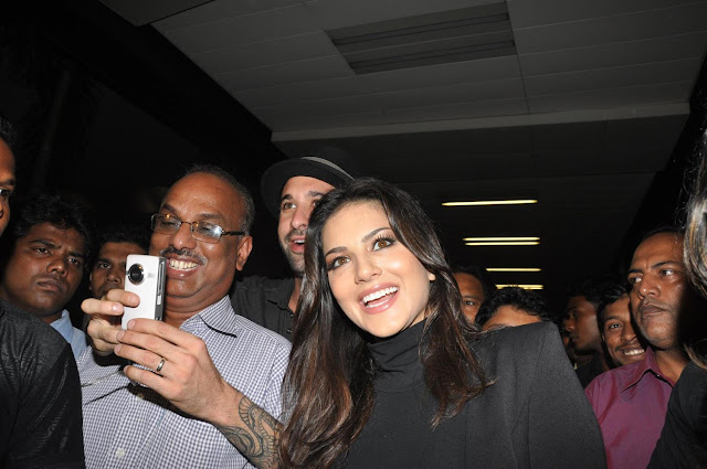 sunny leone snapped at mumbai international airport. unseen pics