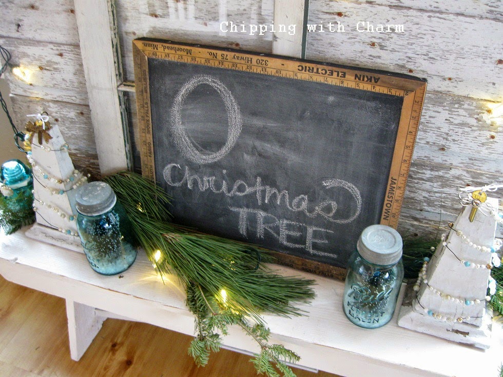 Chipping with Charm: Junkers United Corbel Christmas Tree...http://www.chippingwithcharm.blogspot.com/