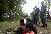 Lestarikan Lingkungan, Kades Di Jember Tebar Ikan Di Sungai 