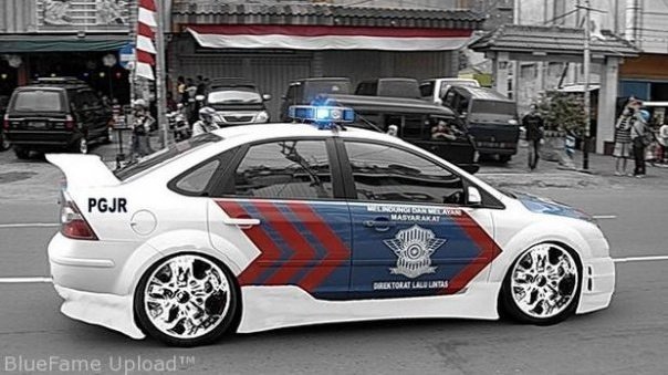Modifikasi mobil polisi ceper 