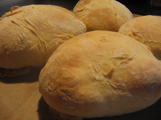 http://www.artandsoulpreschool.blogspot.de/2011/07/bread-making-thursdays.html