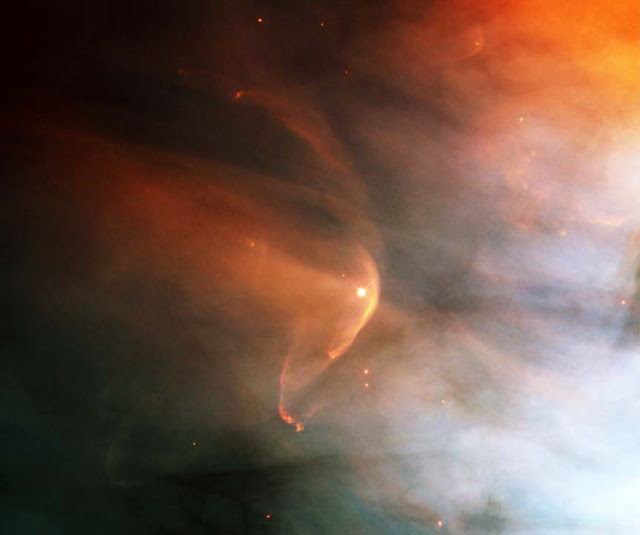 busur-kejut-di-dekat-bintang-muda-ll-ori-nebula-orion-informasi-astronomi