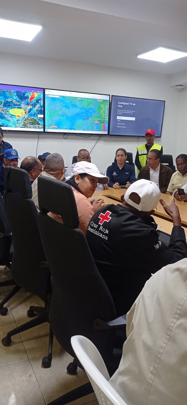 Cruz Roja Dominicana Herrera se reune con el comité de emergencia de SDO