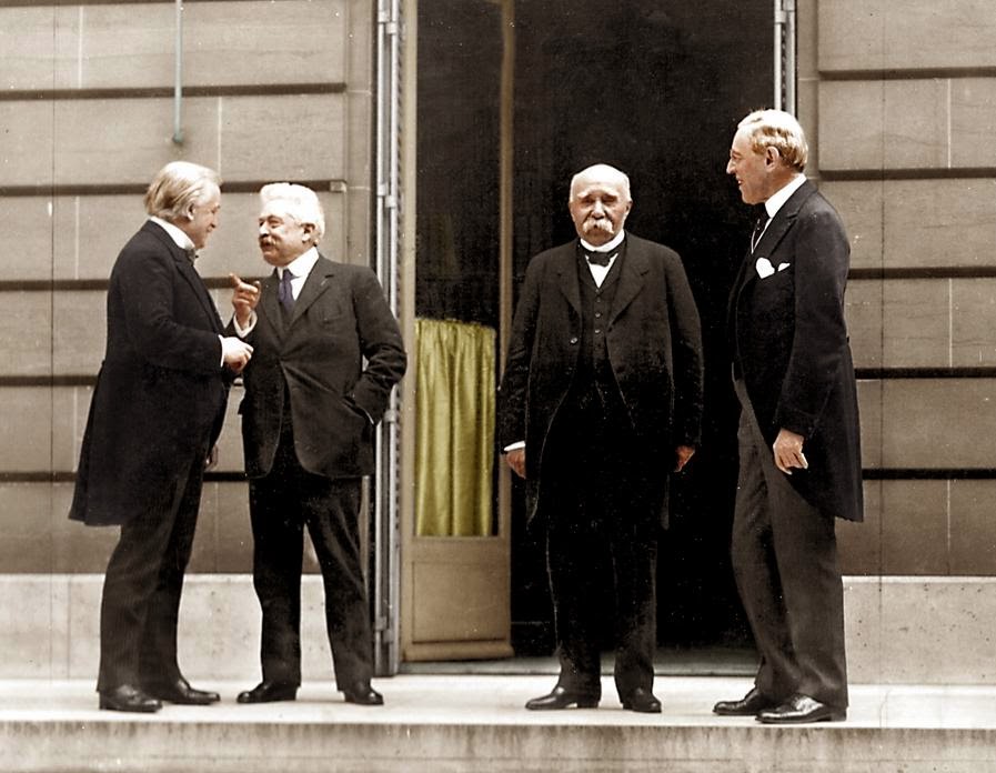 ESPEJO DE ARCADIA: LLOYD GEORGE 4 (color): "Un mundo 