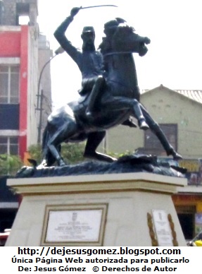 Foto al monumento de Andrés Avelino Cáceres por Jesus Gómez