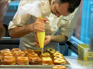 http://www.komonews.com/news/offbeat/New-Yorkers-going-crazy-for-Cronuts-210401961.html