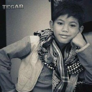 Tegar - Aku Yang Dulu Bukanlah Yang Sekarang MP3