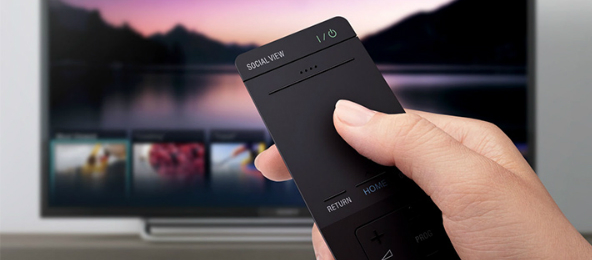Chiếc điều khiển thông minh của Sony có tên là One-Flick remote.