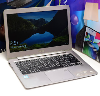 Laptop Slim ASUS ZenBook UX-330U Core i5 Gen7 Series