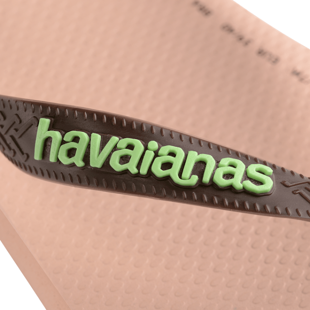 Collab Barbie Ferreira e Havaianas