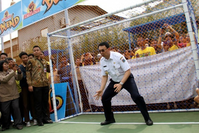 AHOK KETAGIHAN MENJADI KIPER