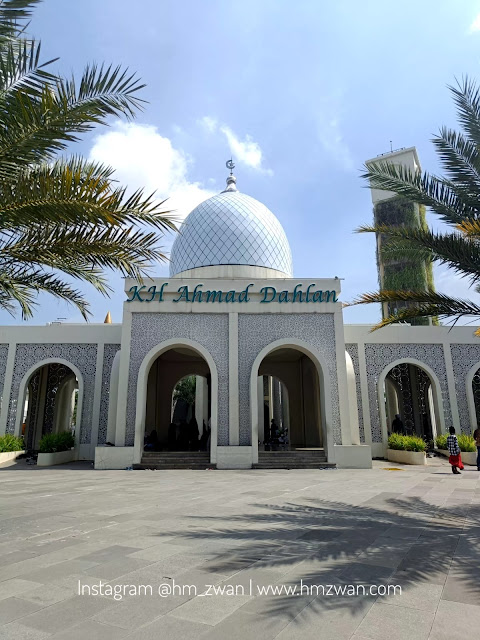 Menilik Keindahan Masjid K.H. Ahmad Dahlan Gresik