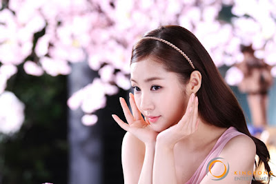 Wow! Foto Park Min Young Lagi Syuting Iklan Kosmetik 2013, Cantik Banget! - Ada Yang Asik