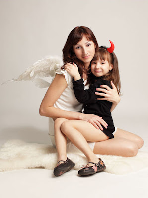 Angel y Demonio - Mamá e Hija - Mother and little girl - Angel and demon