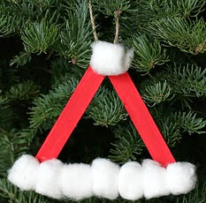 http://translate.googleusercontent.com/translate_c?depth=1&hl=es&prev=search&rurl=translate.google.es&sl=en&u=http://buggyandbuddy.com/santa-hat-homemade-christmas-ornament/&usg=ALkJrhjij1eAMpl8JmyTaNnYNl7n-ZdKwQ