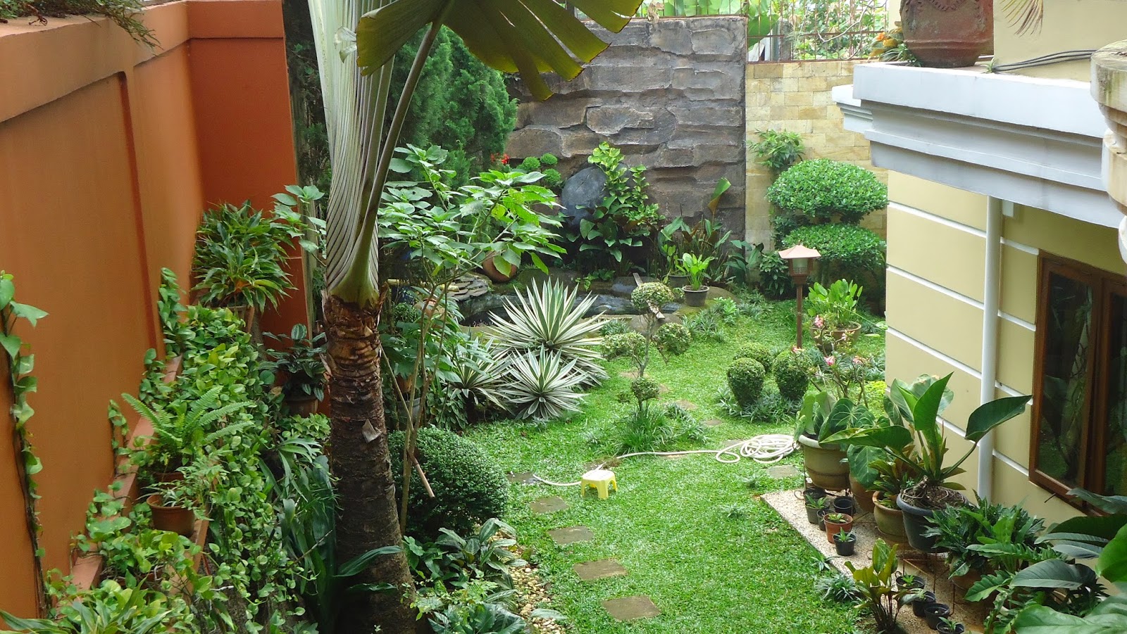 Contoh Gambar Desain Taman Minimalis Di Luar Rumah Tinggal UD