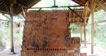  Membuat  Batu  Bata  dengan Tanah Liat Teknik Tradisional 