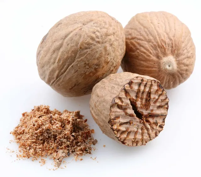 جوزة الطيب Nutmeg