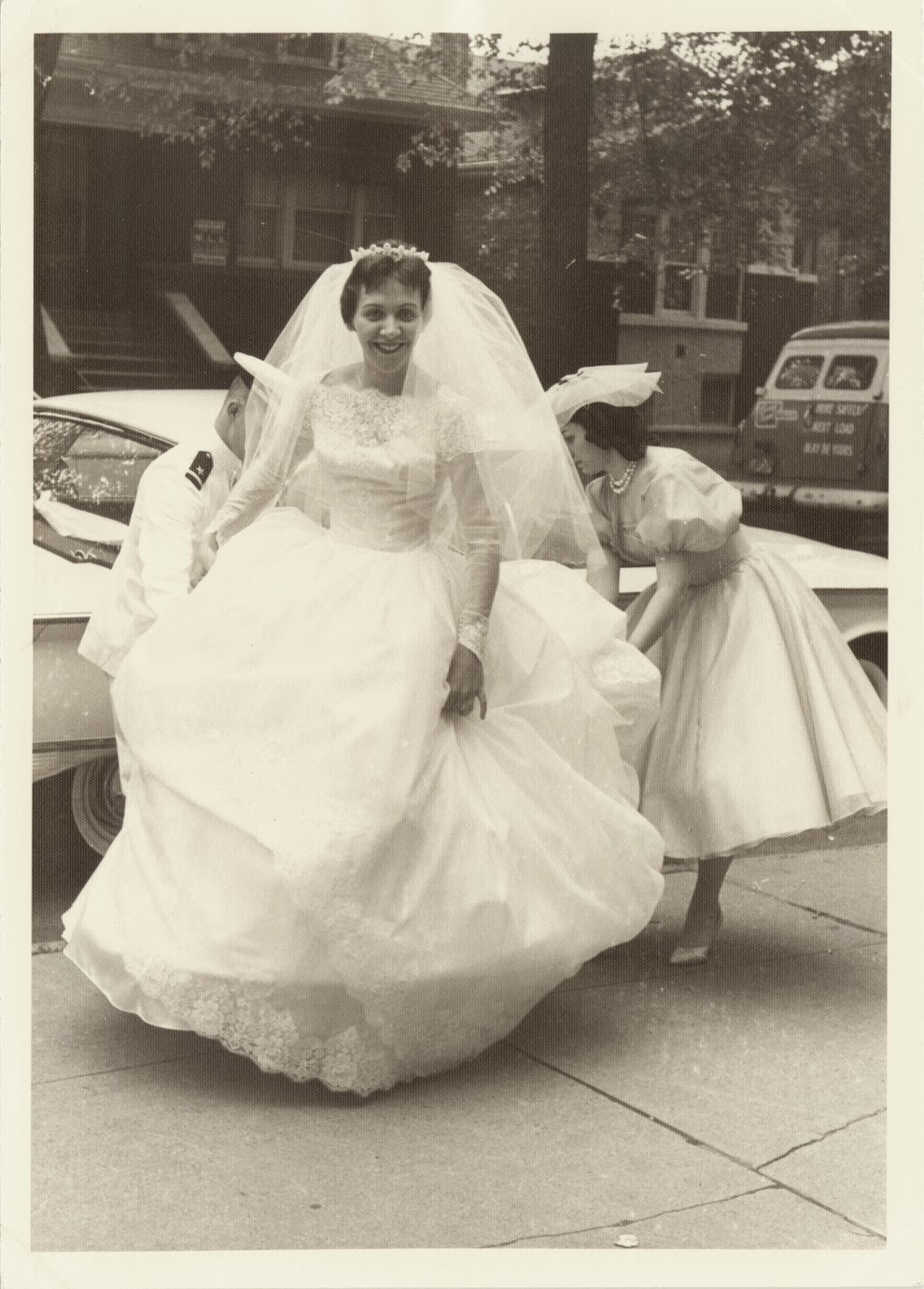 Adorable Real Vintage Wedding  Photos From the 1960s 