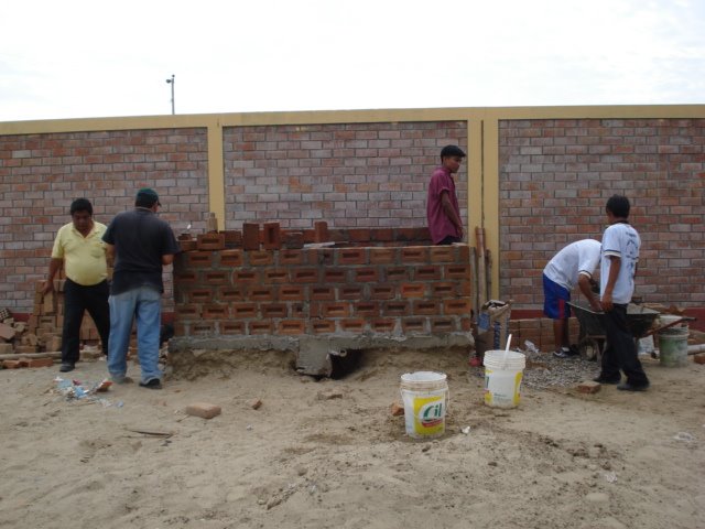 siguiendo con la construccion de los baños para profesores