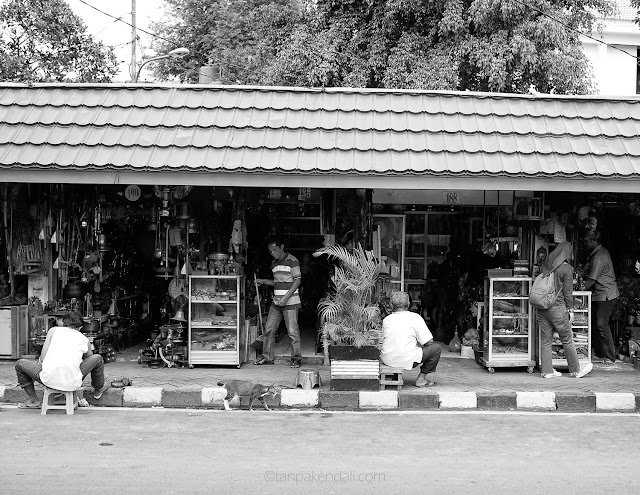 Jalan Surabaya, Menteng