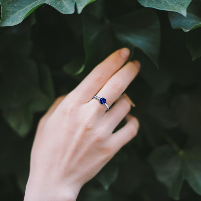 blue sapphire ring