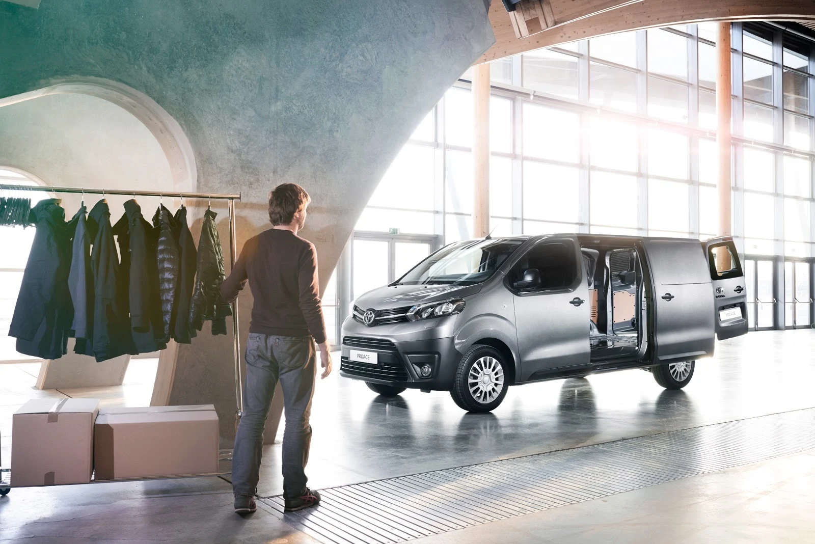 Đánh giá xe Toyota Proace 2016