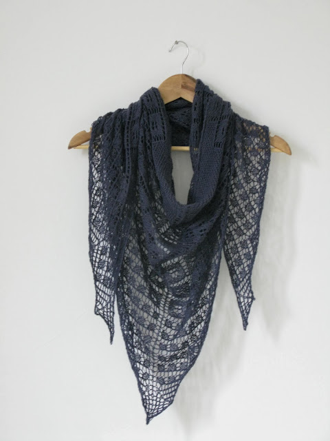 Asphodel knitted lace shawl by Littletheorem