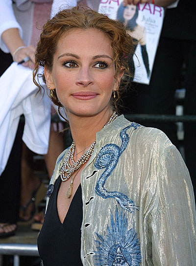 julia roberts children photos 2011. hairstyles julia roberts