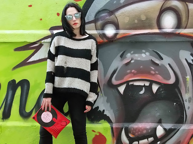 fashion, moda, look, outfit, blog, blogger, walking, penny, lane, streetstyle, style, estilo, trendy, rock, boho, chic, cool, casual, ropa, cloth, garment, inspiration, fashionblogger, art, photo, photograph, Avilés, asturias, zara, jeans, graffiti