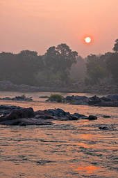 india-orchha-early-morning-rising-over-jungle-colors-skies