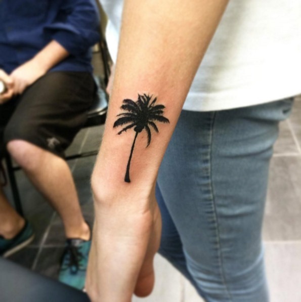 Este blackwork palma