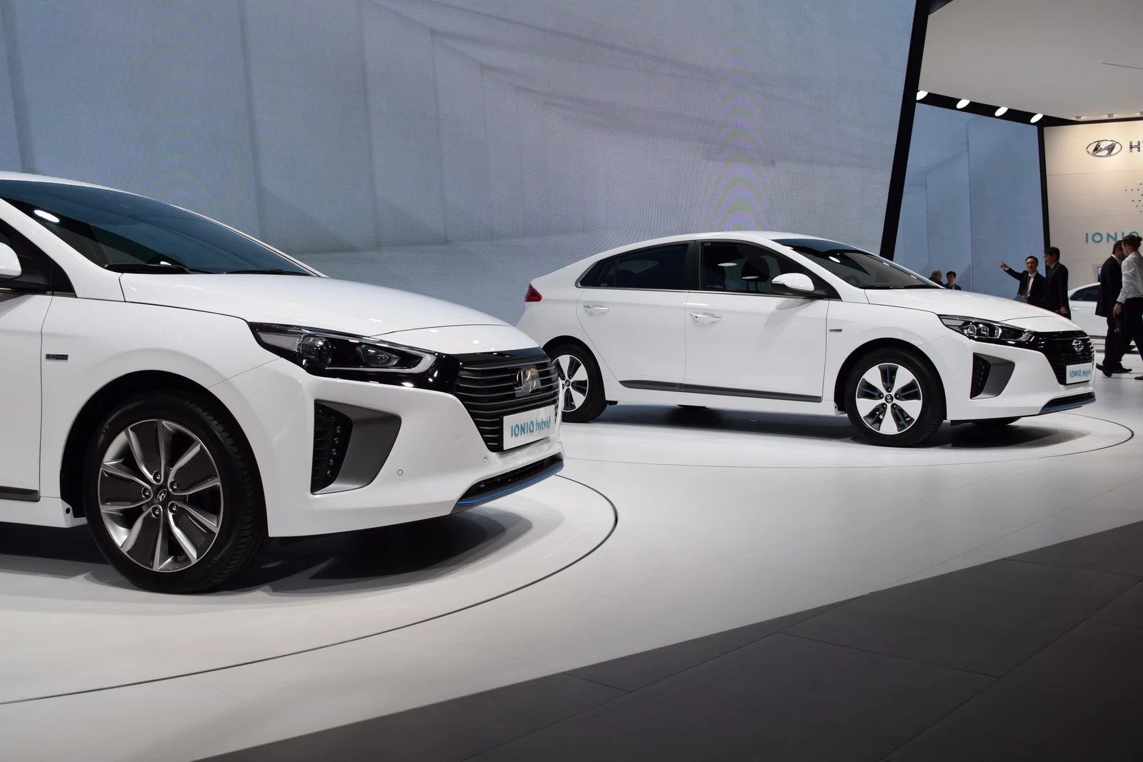 Đánh giá xe Hyundai Ioniq 2017