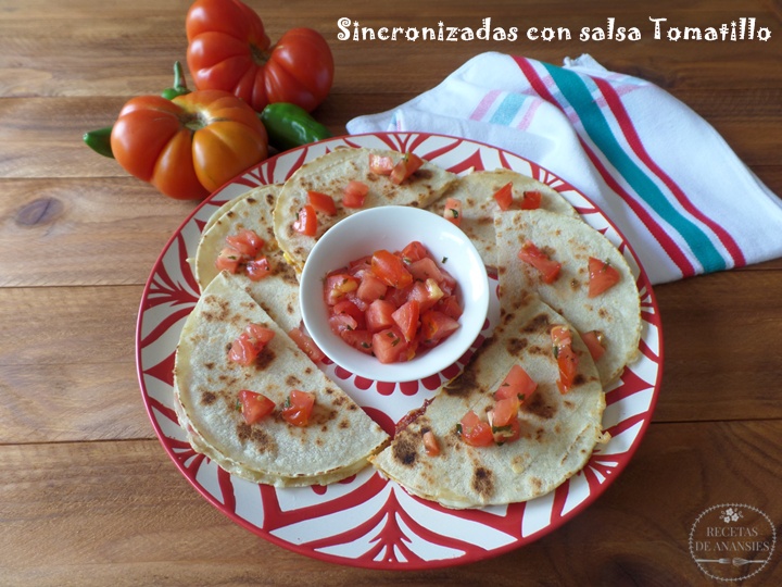 Sincronizadas con salsa Tomatillo