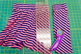 A simple skirt sewn with just one straight seam. It doesn't get any easier than this! | hillmade.blogspot.com