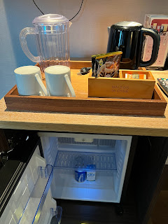 推薦北台灣趟兩天一夜的北台灣輕旅行住宿飯店，有親子設備以及寵物寄宿服務。東之順酒店也位於礁溪最熱鬧的觀光街上，整條路吃的，泡湯，夜市，買伴手禮都步行可到。東之順酒店之前叫兆品酒店，一直都是礁溪挺熱門的親子飯店，常常看到許多部落客分享住宿經驗。加盟萬豪國際集團更名礁溪福朋喜來登酒店，推櫻桃鴨與脆皮叉燒
