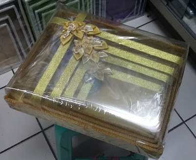 kotak hantaran pernikahan warna emas