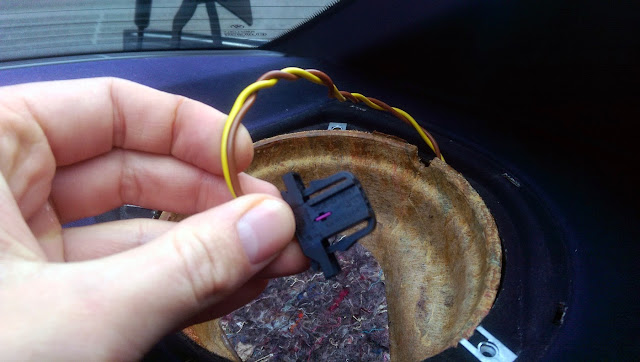 BMW E46 rear speaker connector