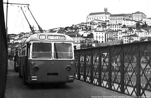 A caminho do Calhab carregava as meninas todos os dias para o Liceu 